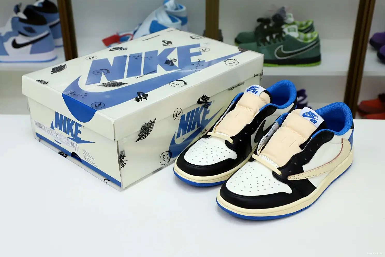 SCOTT 1 FRAGMENT DESIGN JORDAN X Kimikick AIR LOW X TRAVIS 0801
